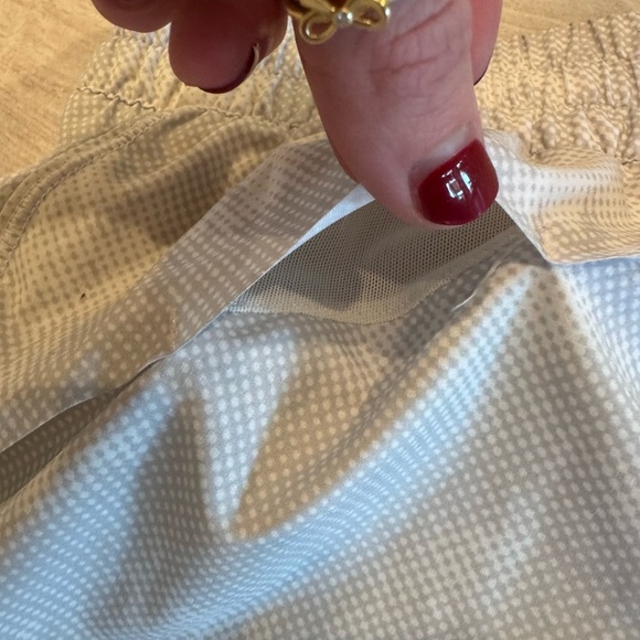 Athleta Printed Hustle 3" Shorts, XS, in Gray and White tie dye - Picture 8 of 11